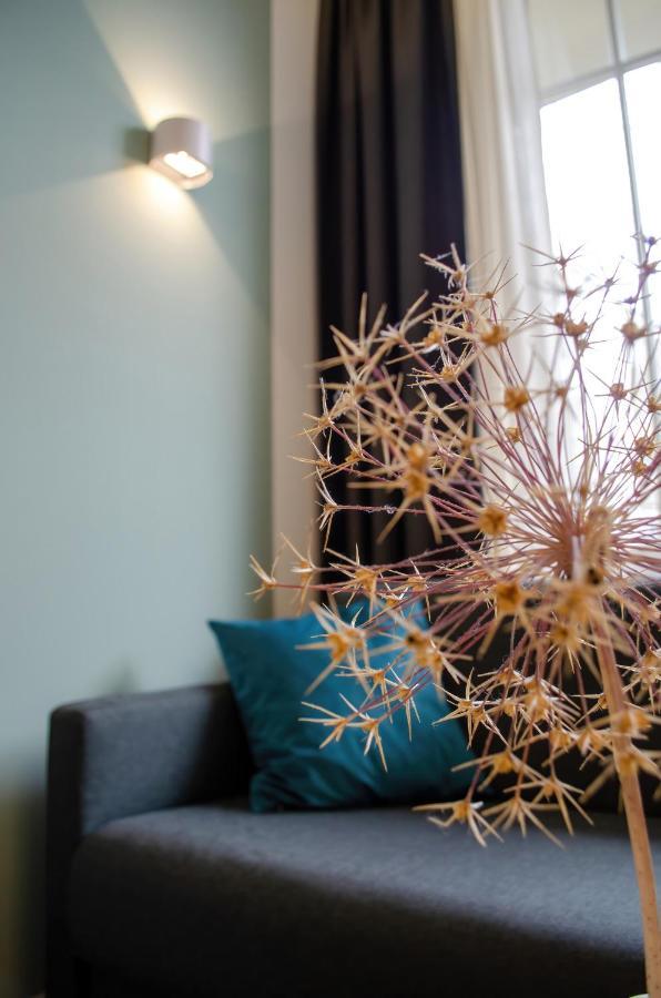 Homely 9 - Stylish & Convenient Self-check-in In *